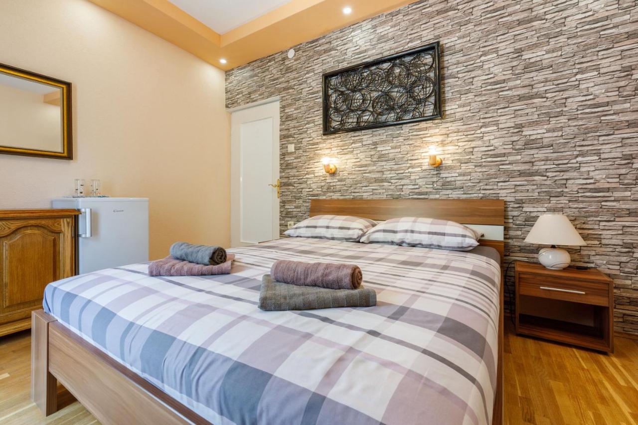 Apartments&Room ART Crikvenica Buitenkant foto