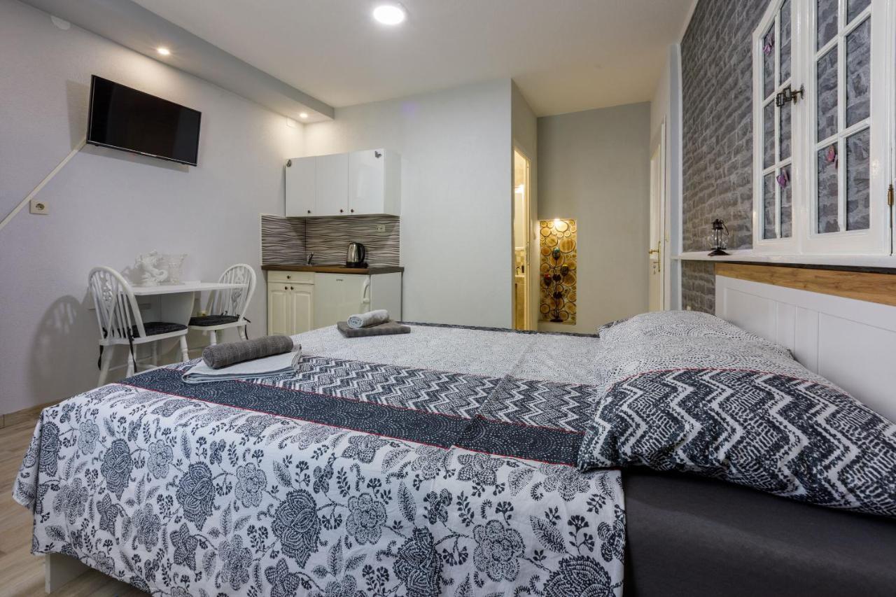 Apartments&Room ART Crikvenica Buitenkant foto