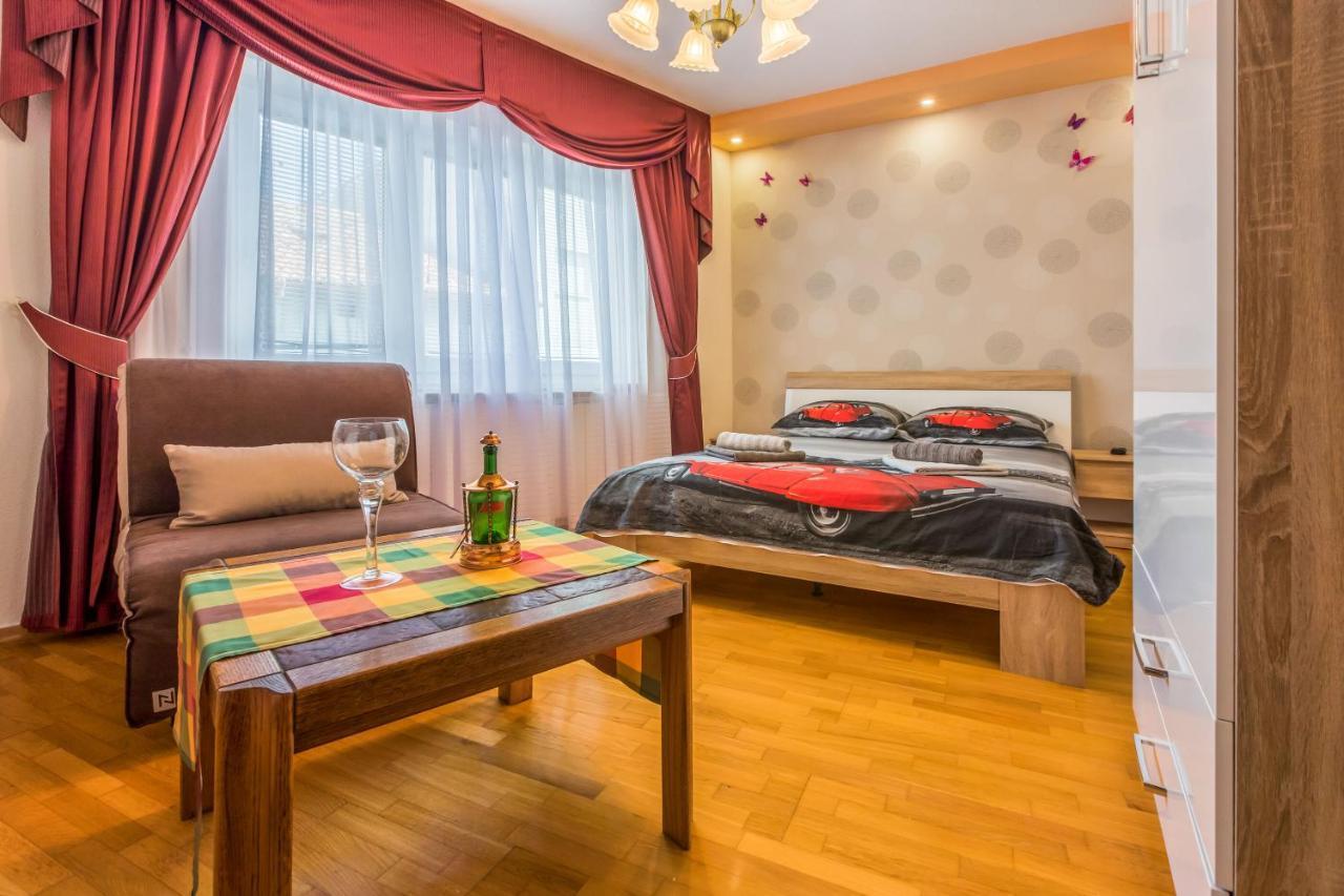 Apartments&Room ART Crikvenica Buitenkant foto