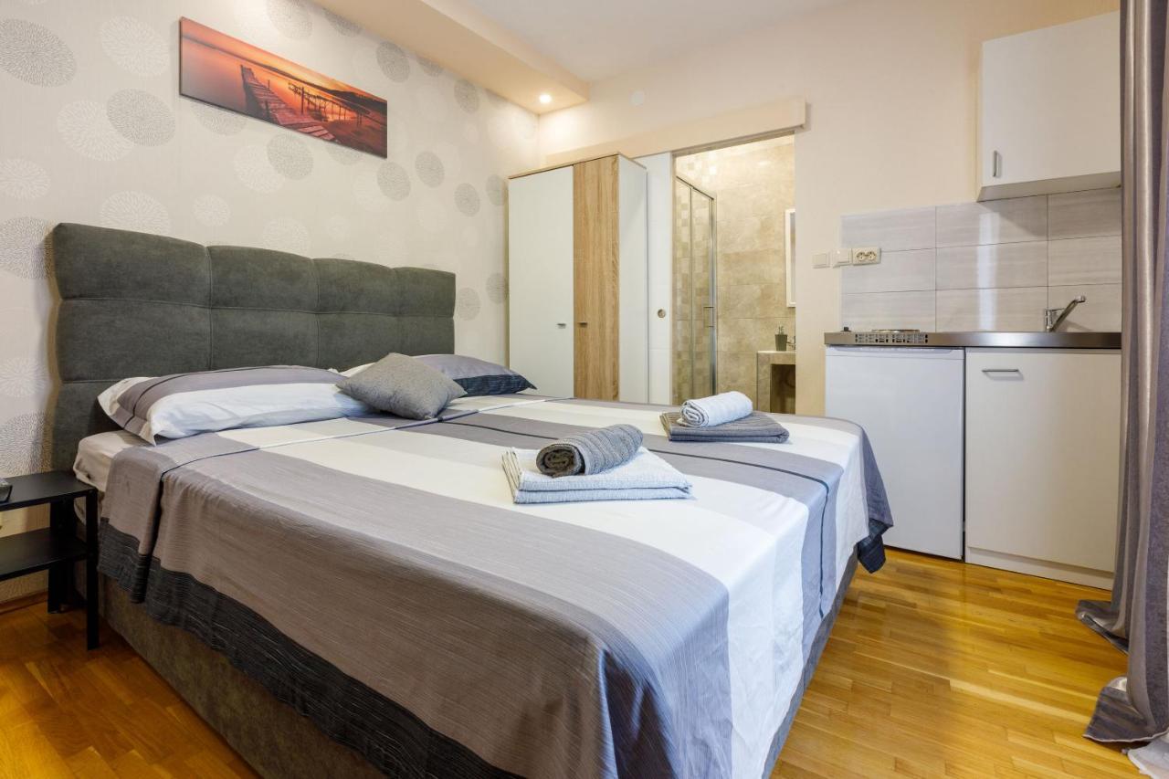 Apartments&Room ART Crikvenica Buitenkant foto