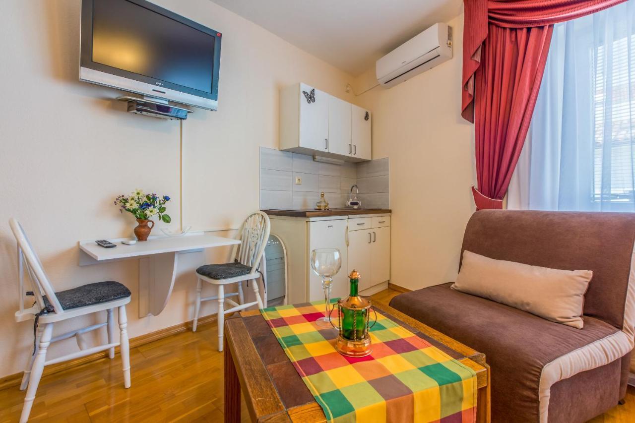 Apartments&Room ART Crikvenica Buitenkant foto